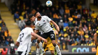 ¿Movimiento en la zaga? Ortiz prueba una defensa que puede romper el once de Colo Colo