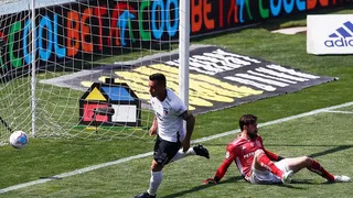 ¡Histórico! Esteban Paredes marcó en el Superclásico e igualó el récord de Carlos Campos