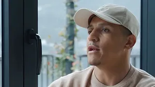 Alexis Sánchez se emocionó hablando de su madre en producción audiovisual de Mark González