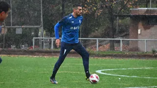“Día ganado”: La práctica de la UC bajo la lluvia tras suspensión de su partido contra S. Wanderers
