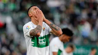 Enzo Roco sufrió en cancha la derrota de Elche ante Real Sociedad en la liga española