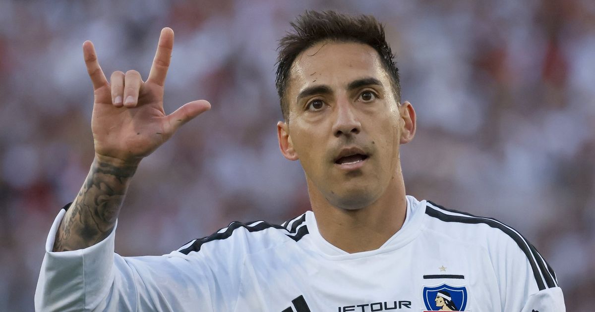 Javier Correa Leads Colo Colo to 6-1 Win With Four Goals