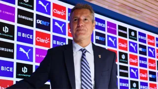 Sorpresa en la UC: leyenda del club asoma como candidato para reemplazar a Buljubasich