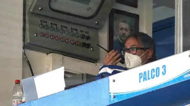 Colo Colo se aferra a los antecedentes: Así fue el “caso walkie talkie” de Ariel Holan en la UC