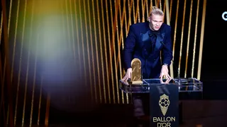Erling Haaland se quedó el trofeo Gerd Müller como máximo goleador de la pasada temporada