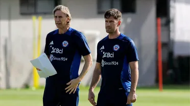 A reordenar la lista: Se oficializó la baja de dos importantes figuras de la Roja de Ricardo Gareca