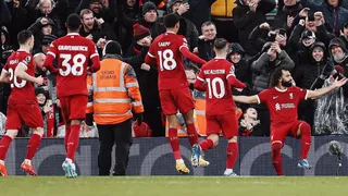 Liverpool abrió el 2024 con trabajada victoria ante Newcastle y se sostuvo como único puntero