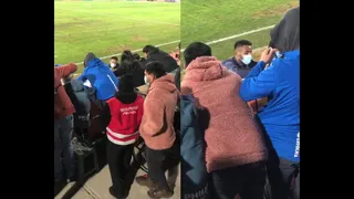 Isla recibió el cariño de los hinchas de la UC y firmó autógrafos en San Carlos de Apoquindo