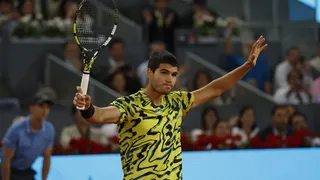 Carlos Alcaraz doblegó a Grigor Dimitrov y se metió en octavos del Masters de Madrid