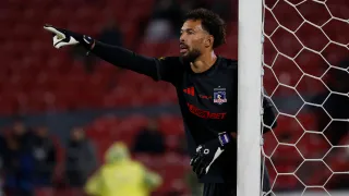 Vozinha se rinde ante Colo Colo tras su debut: “Es el más grande del país”