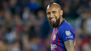 Arturo Vidal asoma como opción para PSG en la negociación por Neymar, según prensa española