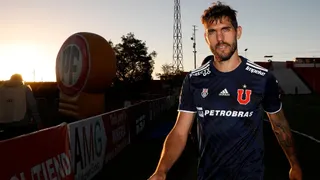 Joaquín Larrivey fue presentado como nuevo delantero de Magallanes