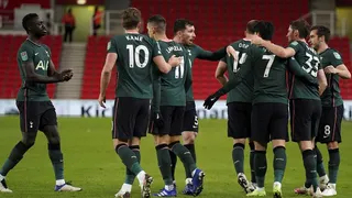 Tottenham eliminó a Stoke City de la Copa de la Liga inglesa con golazos de Bale, Davis y Kane
