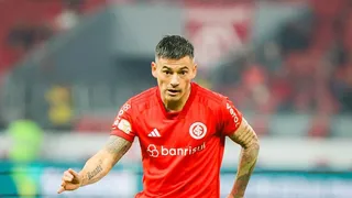 Inter de Porto Alegre contó con Charles Aránguiz en caída ante Cuiabá