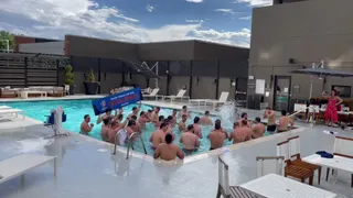 Los Cóndores festejaron su clasificación al Mundial cantando el himno en una piscina
