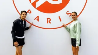 Gabriela Sabatini y Gisela Dulko cayeron en la final de Leyendas de Roland Garros