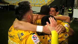 Everton irrumpió en la parte alta con un triunfo ante Cobresal y se acercó al puntero U. La Calera