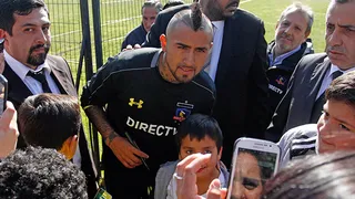 Colo Colo reaccionó a la muerte del papá de Arturo Vidal: La familia colocolina está contigo