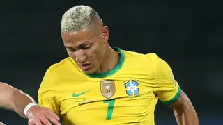 “Basta Richarlison”: La reacción de Olé a la burla del brasileño a Arturo Vidal