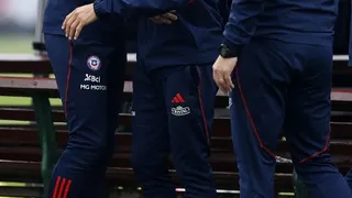 Alexis acaparó miradas en la segunda práctica de La Roja de cara al duelo con Uruguay