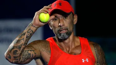 Marcelo Ríos contó cuando se bañó en una tina con cerveza y se comparó con Arturo Vidal