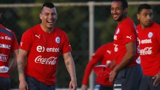 Vota y gana un polerón de la selección chilena