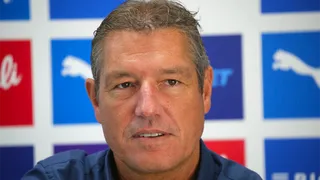 Buljubasich detalló la elección del pasto sintético para San Carlos