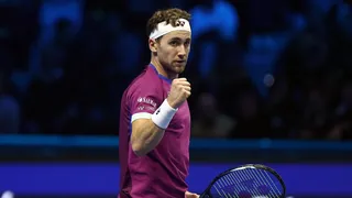 Casper Ruud cerró con una victoria su clasificación en el torneo de Maestros