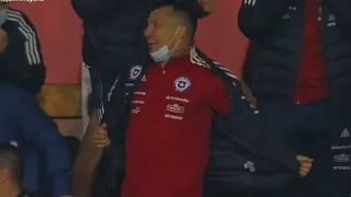 ¡Gritó con todo los goles! El partido especial que vivió Gary Medel desde las tribunas de San Carlos