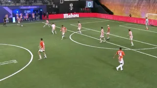 Gran debut de Orellana en la Kings League: Tuvo varias llegadas y usaron truco para sacarlo