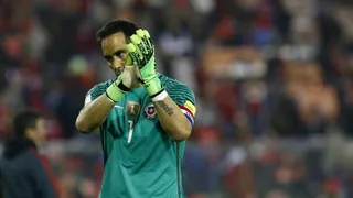Claudio Bravo está dispuesto a volver a la selección chilena, según matutino