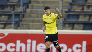 Iquique pilló dormida a la UC en el inicio del segundo tiempo y metió el tercero con gol de Oroz