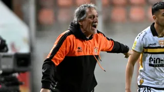 Mario Salas mantiene fuera de Cobreloa a defensor que enfrenta causa judicial