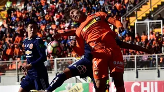 Miguel Sanhueza cabeceó tras un tiro de esquina para el descuento de Cobreloa ante la U