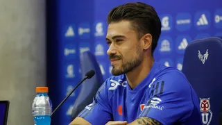 Buenas noticias en U. de Chile: Jugador superó larga lesión y se reintegró al plantel