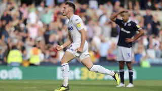 Leeds de Marcelo Bielsa salvó el invicto en la Championship de Inglaterra con gol a última hora