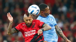 Hinchas de Flamengo se burlaron de eliminación de Arturo Vidal de Copa Libertadores