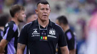 Colo Colo enfrentó la furia de sus hinchas en su regreso a Chile