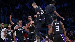 Sacramento King venció en partidazo con tres prórrogas a Los Angeles Lakers