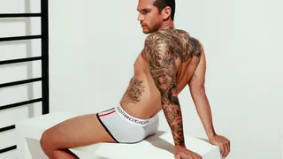 Mark González lanzó colección exclusiva de ropa interior