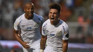 Yeferson Soteldo marcó un gol en la categórica victoria de Santos de Jorge Sampaoli