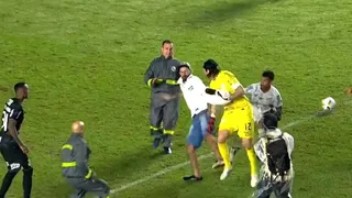 Barrista de Santos burló la seguridad con el fin de agredir al arquero de Corinthians