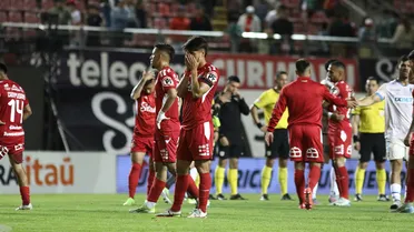 Ñublense aplica la podadora: borra a ocho jugadores y al DT