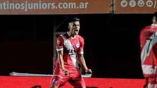 Argentinos Juniors derrotó a Vélez Sarsfield con un derechazo de Fausto Vera