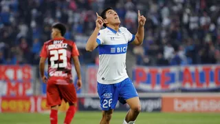 Marcelino Núñez recibió una asistencia de Mauricio Isla y anotó para la UC ante San Felipe