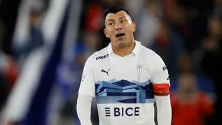 U Católica bajo la lupa: las denuncias que podrían traer consecuencias en su estreno en el Claro Arena