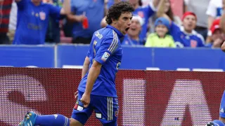 Mathías Corujo se despachó un golazo para U. de Chile en el clásico universitario