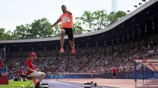 Joven cubano realizó histórica marca en salto largo que no podrá ser homologada