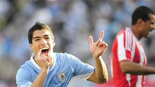 Luis Suárez abrió el marcador para Uruguay frente a Paraguay