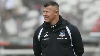 Tuvo que dar explicaciones: Almirón tuvo importante conversación con referente de Colo Colo